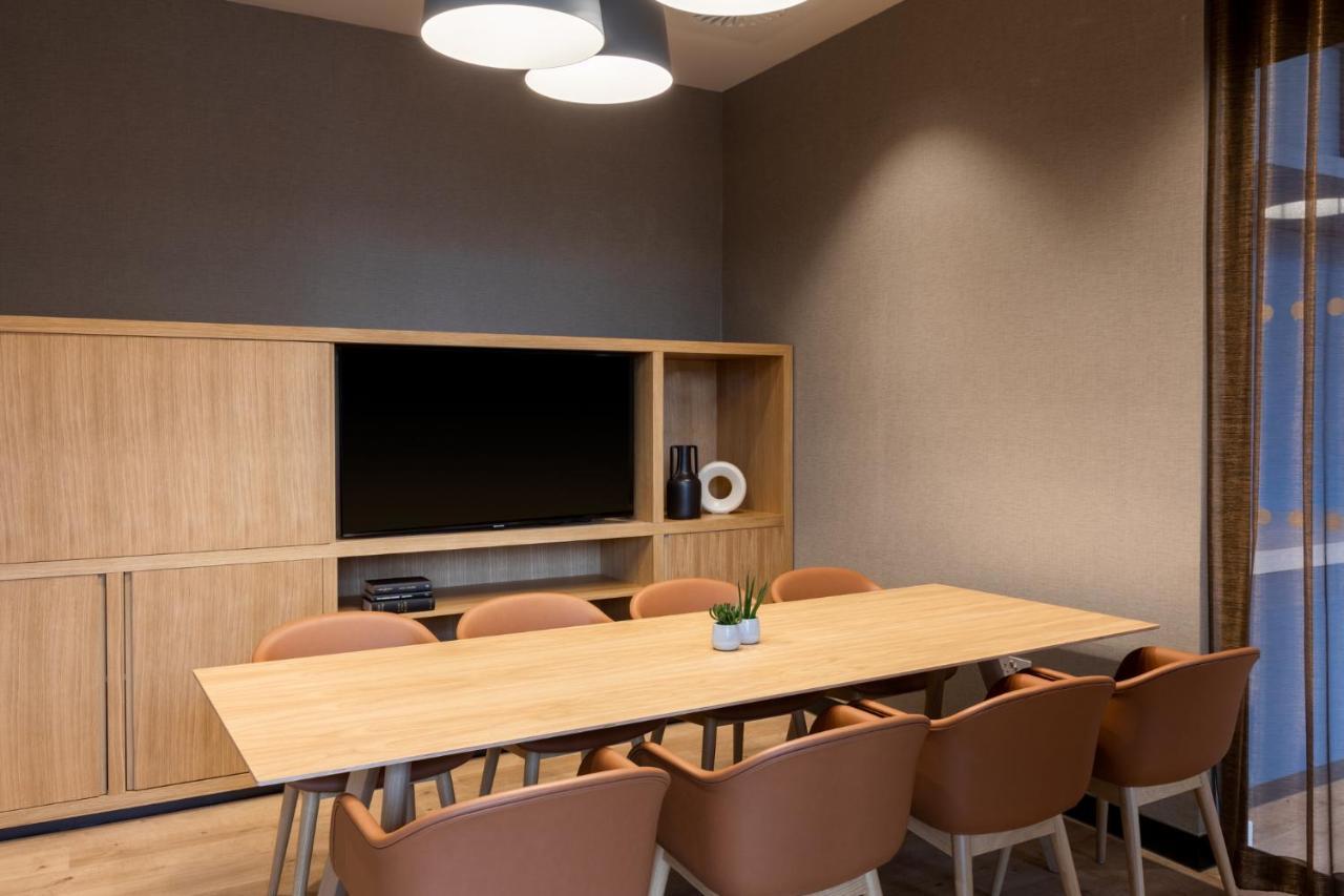 Courtyard By Marriott Glasgow Sec Екстериор снимка