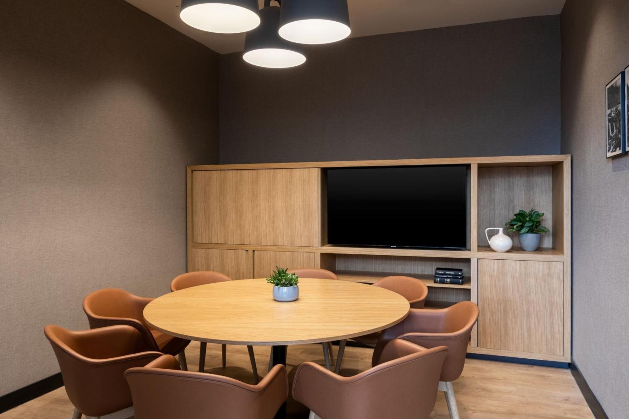 Courtyard By Marriott Glasgow Sec Екстериор снимка
