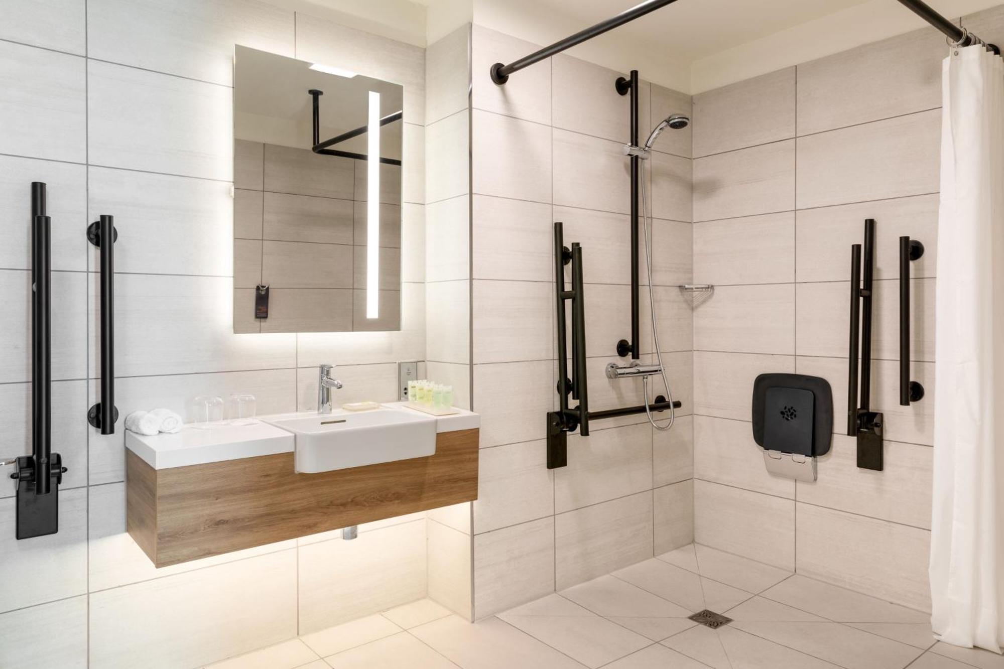 Courtyard By Marriott Glasgow Sec Екстериор снимка